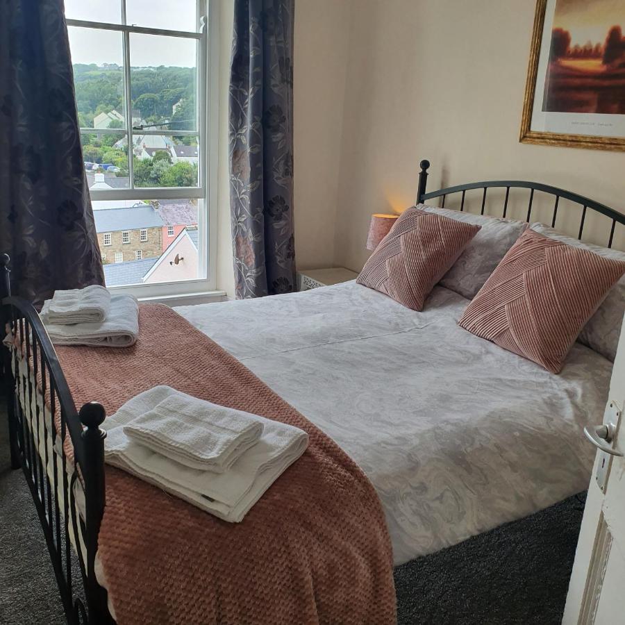 Pendyffryn Manor Bed & Breakfast Little Haven Exteriör bild
