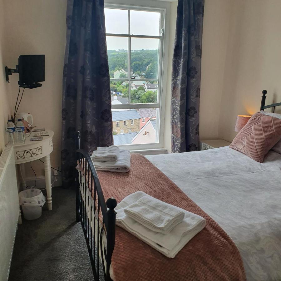 Pendyffryn Manor Bed & Breakfast Little Haven Exteriör bild