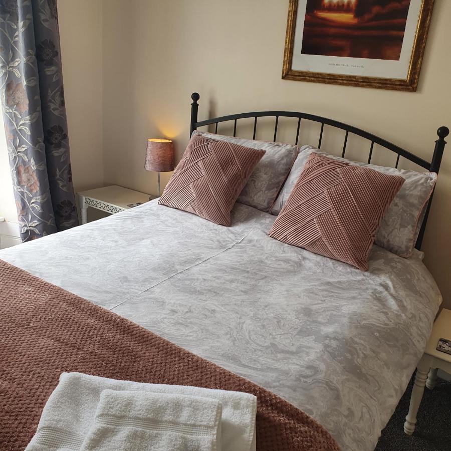 Pendyffryn Manor Bed & Breakfast Little Haven Exteriör bild