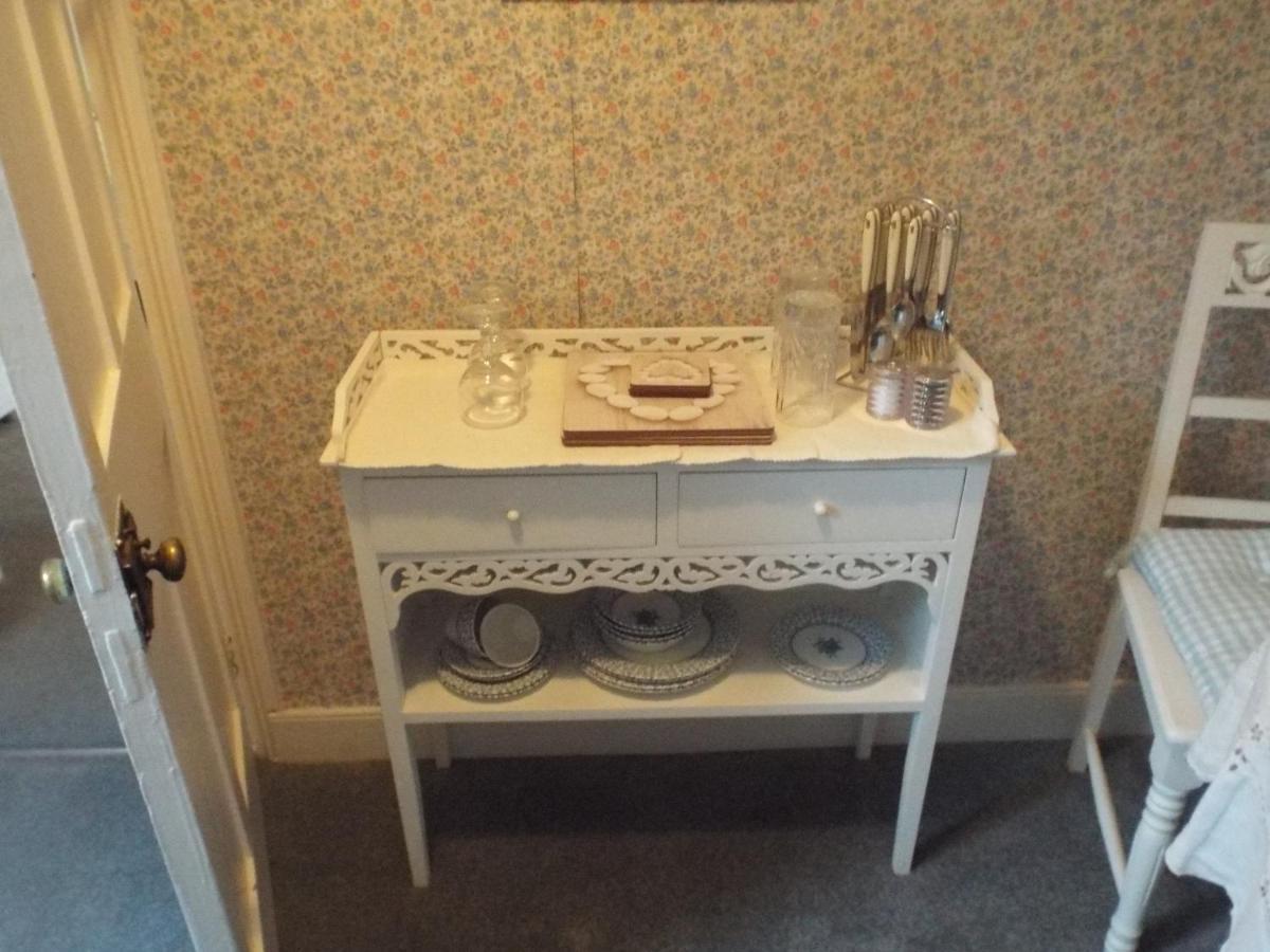 Pendyffryn Manor Bed & Breakfast Little Haven Exteriör bild