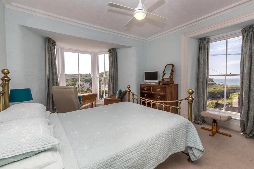 Pendyffryn Manor Bed & Breakfast Little Haven Exteriör bild