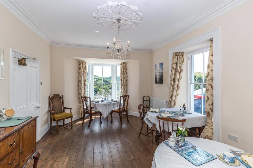 Pendyffryn Manor Bed & Breakfast Little Haven Exteriör bild